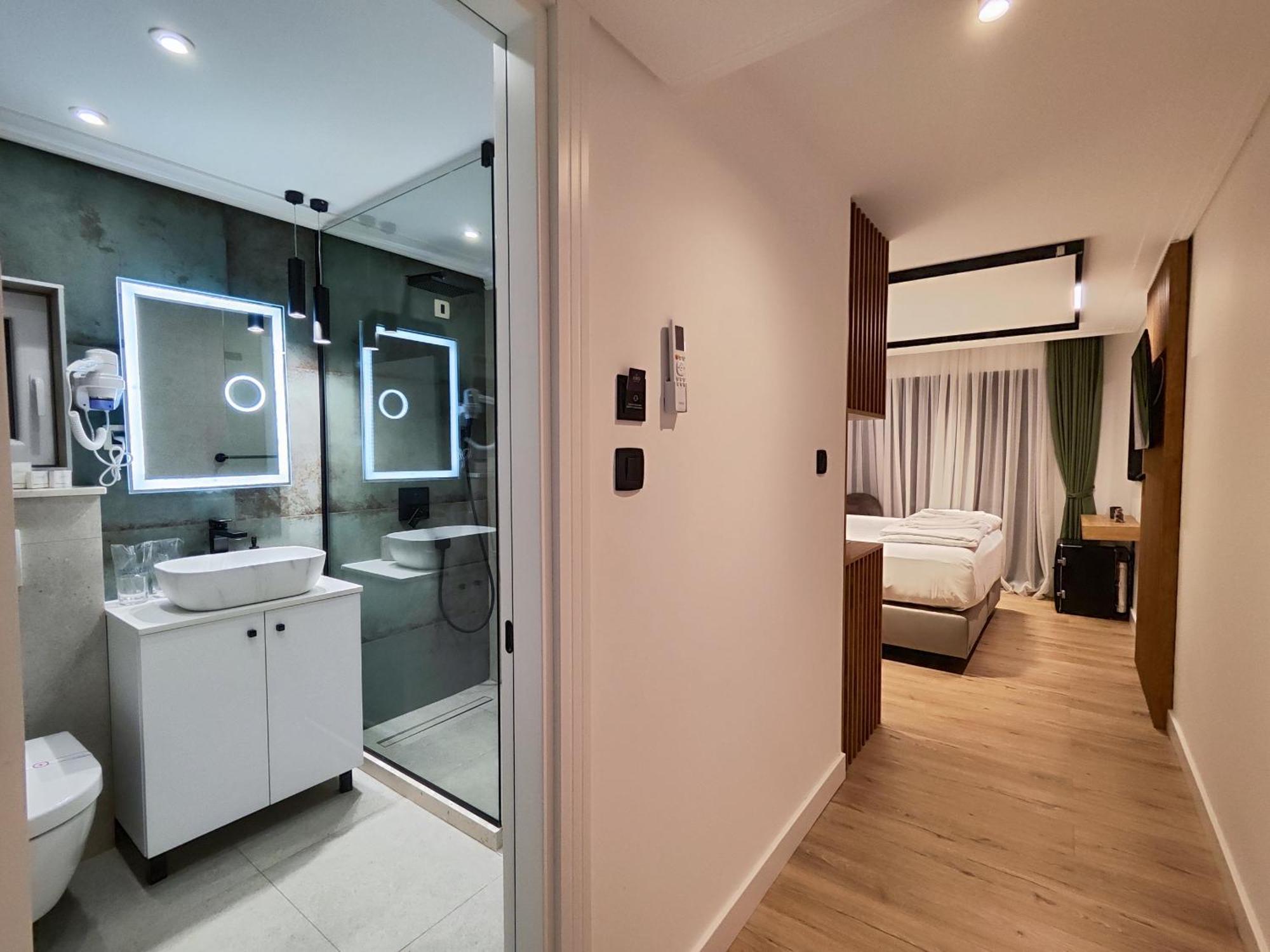 Amd Premium Rooms בודווה מראה חיצוני תמונה